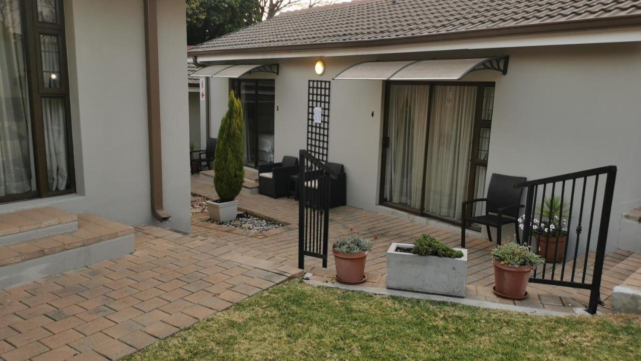 47 On Preston Guesthouse Joanesburgo Exterior foto